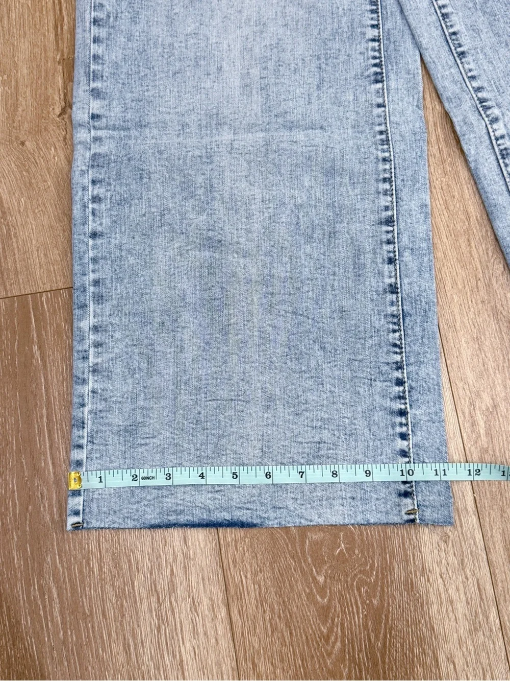 NWT Easel Button Fly Wide Leg High Rise Raw Hem Stretch Jeans Blue Size Medium